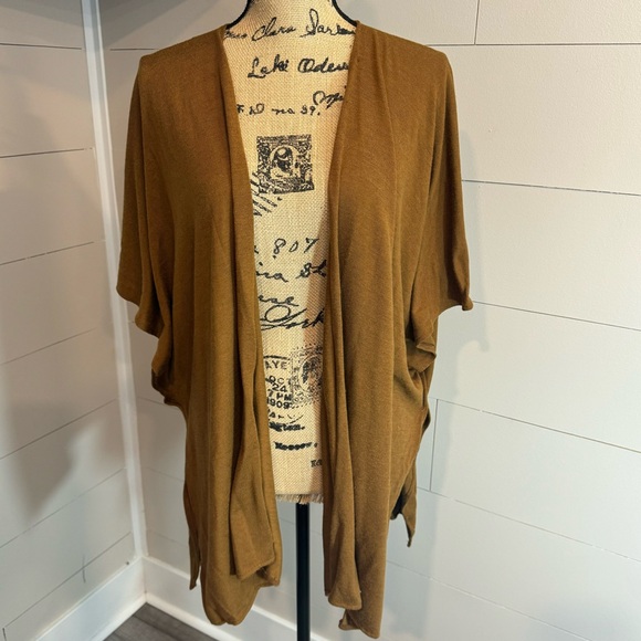 Brown Oversized Short Sleeve Knit Kimono  - One Size - Picture 1 of 7